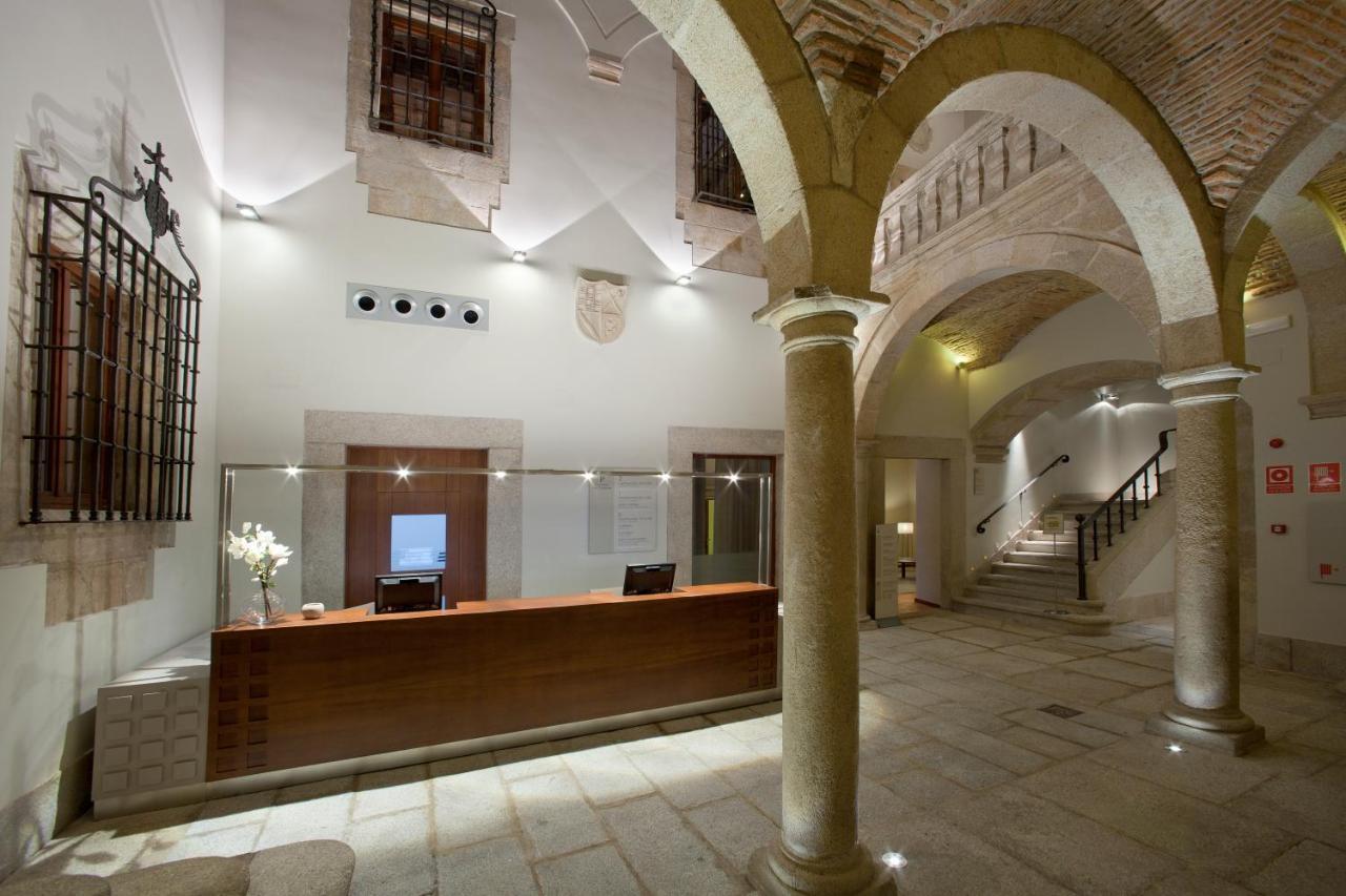 Parador de Caces Exterior foto